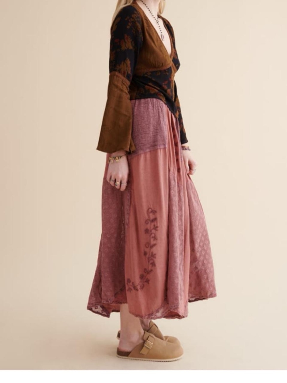 GORGEOUS boho skirt made in India lace and embroidery details women’s large